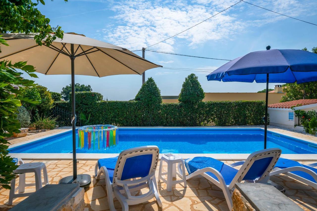 Villa Margerita With Private Pool, Yard And Parking Kaštelir Exterior foto